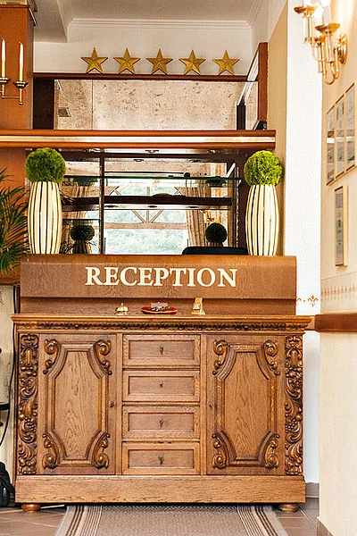 Rezeption des Rheinhotels