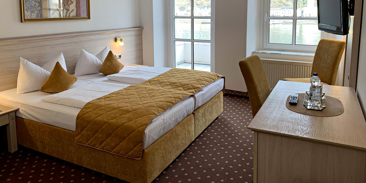 Doppelzimmer mit Blick auf den Rhein